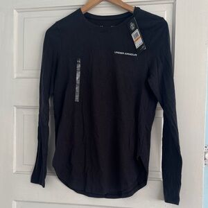 Under Armour Women’s Long Sleeve Tee in Black - Small - NWT